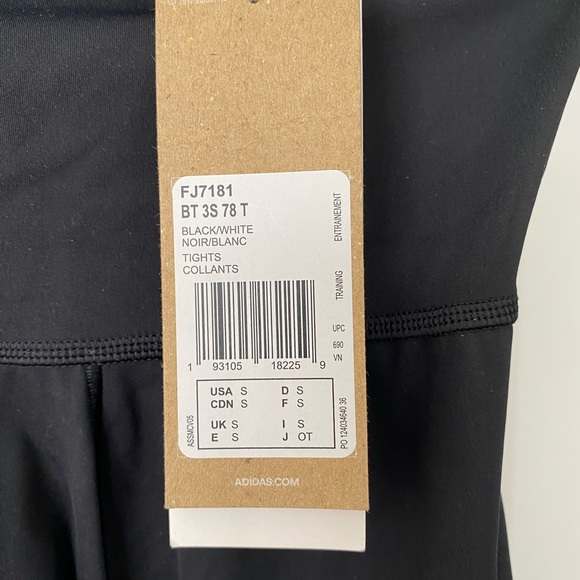✨NWT✨ Adidas Black and White 7/8 length black tights - Picture 4 of 4